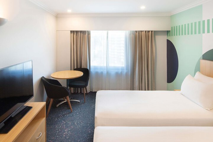 Room 27 of 105