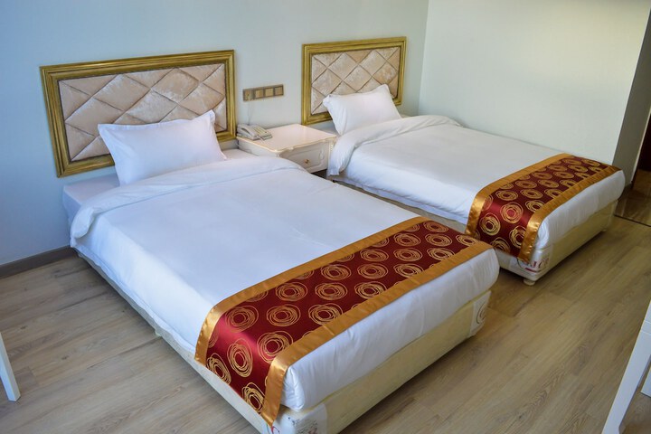 Room 5 of 40