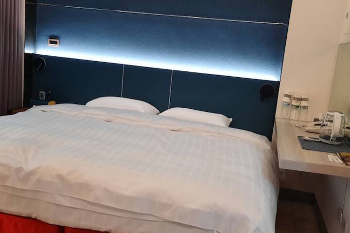 Room 20 of 31