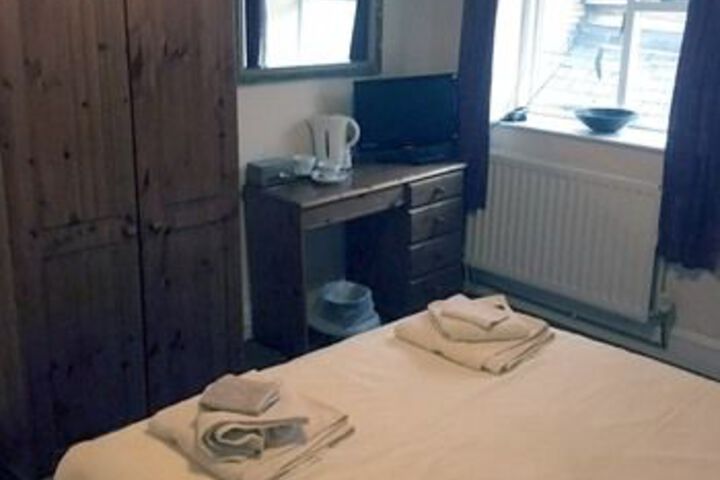Room 5 of 15