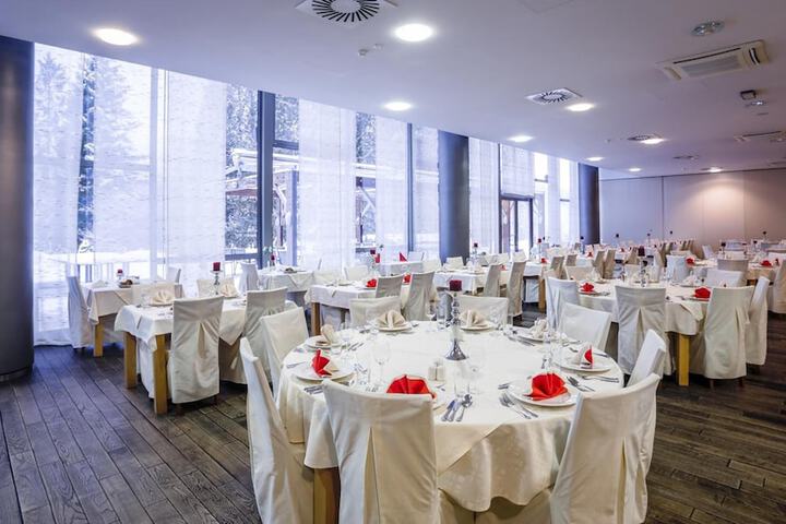 Ballroom/Hall 53 of 58
