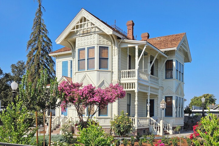 The JD Hyde Historic Inn in Visalia, CA