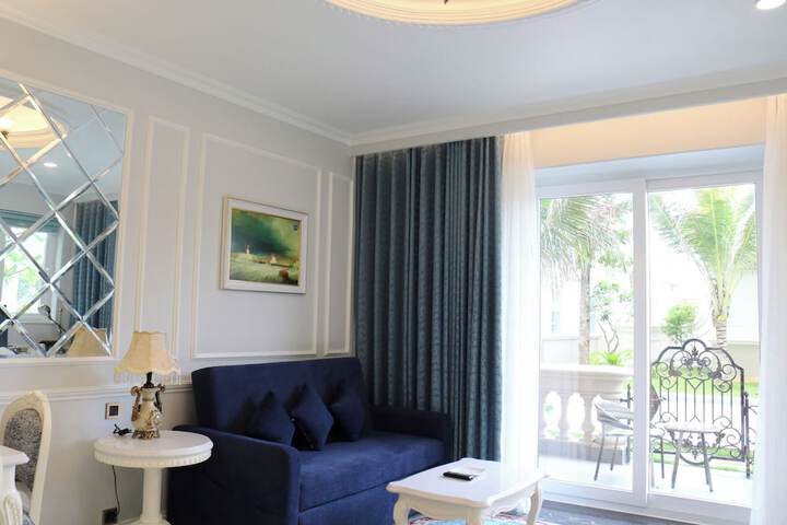 Room 93 of 195