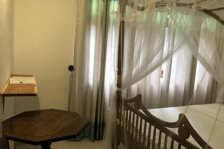 Room 13 of 42
