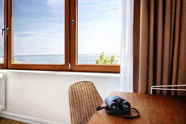 Room 16 of 35
