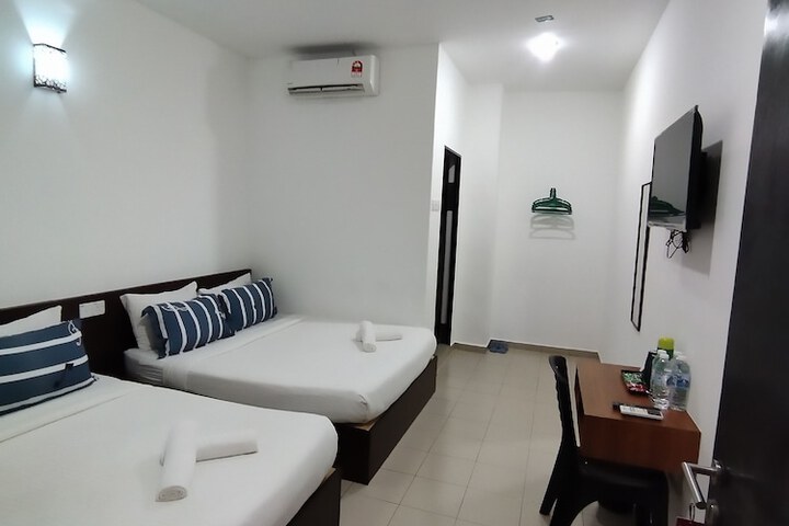 Room 18 of 33