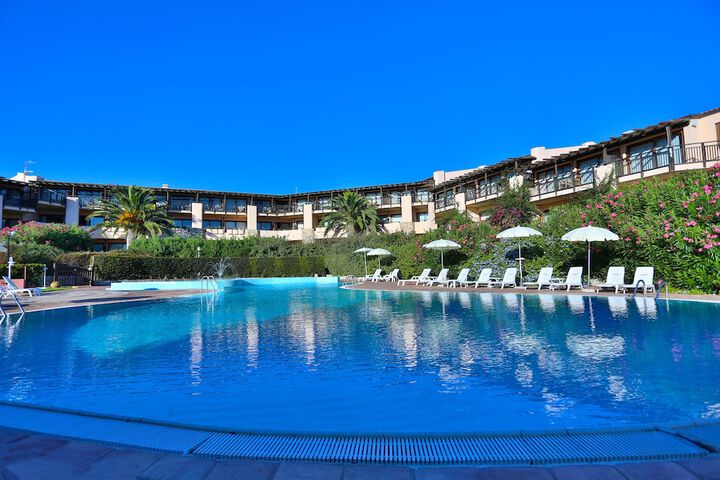 Pool Hotel