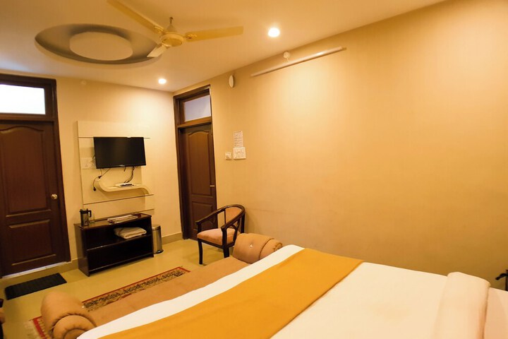 Room 30 of 81