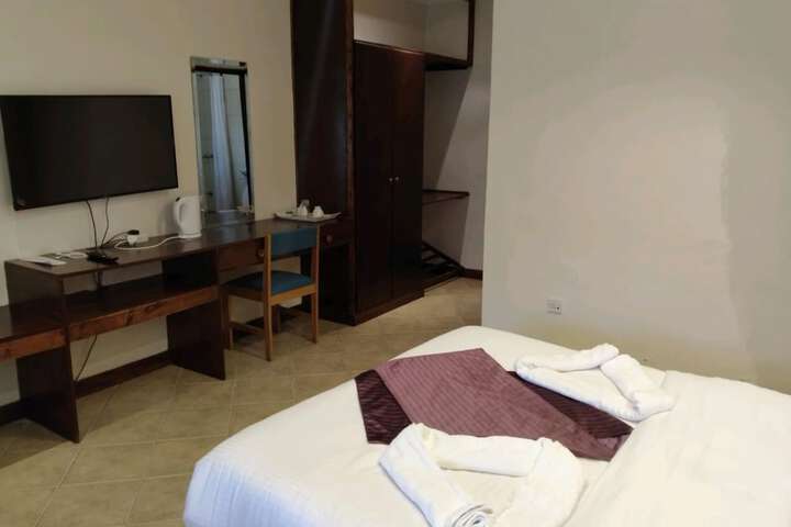Room 9 of 52