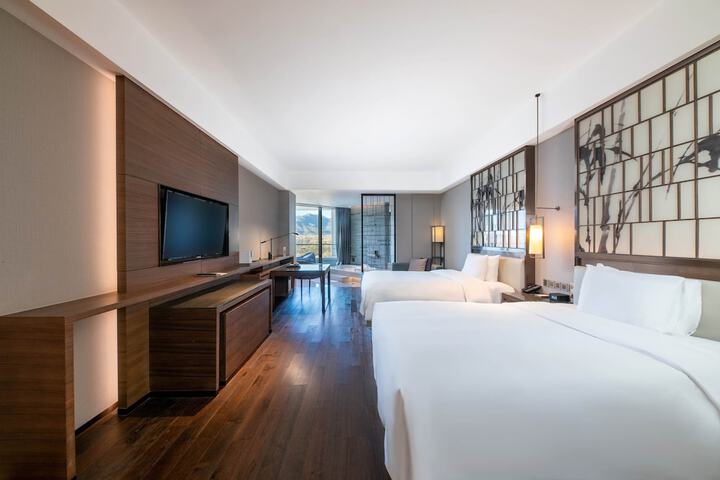 Room 38 of 118
