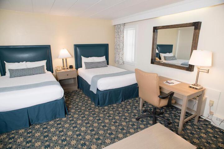 2 Double Beds (7 of 11)