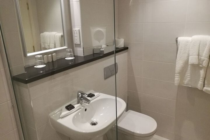 Room 25 of 69