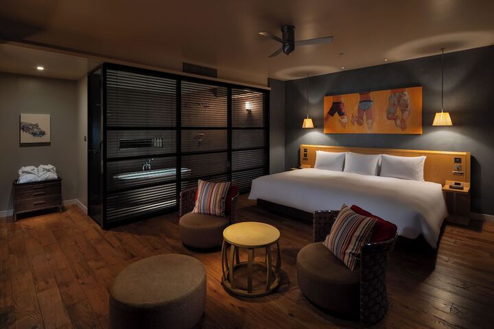Room 10 of 53