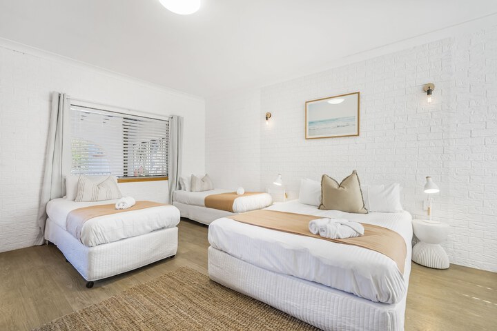 Room 3 of 18