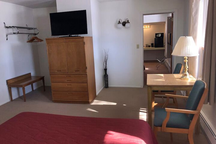 Room 16 of 44