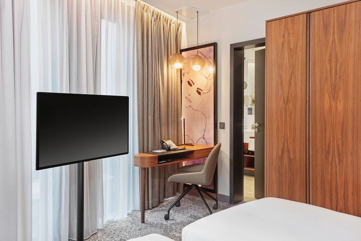 Room 7 of 39