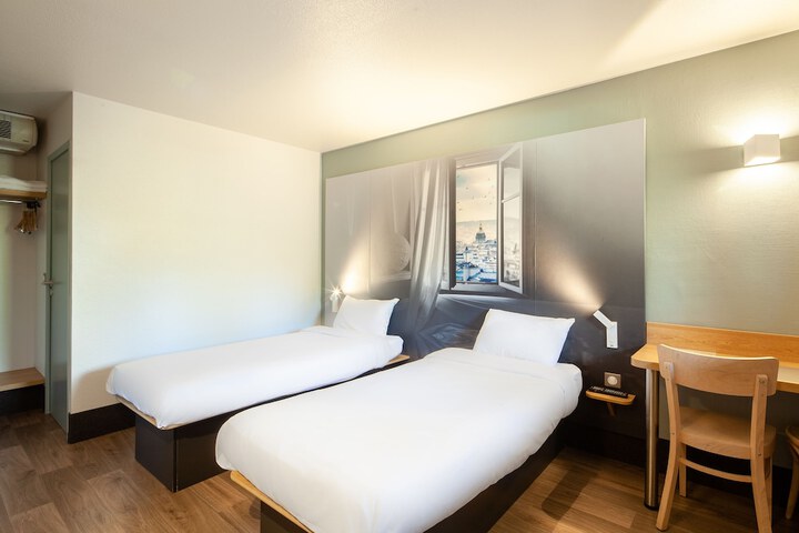 Room 5 of 29