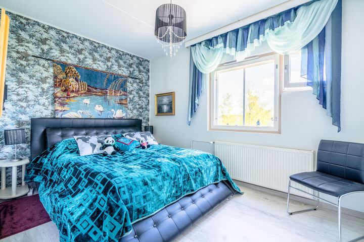 Room 3 of 65