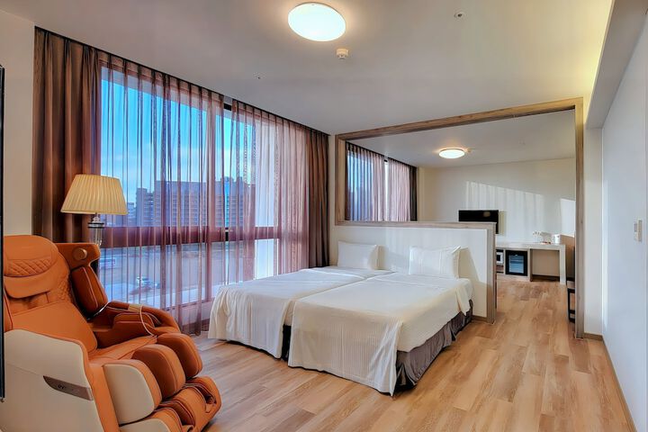 Room 19 of 155