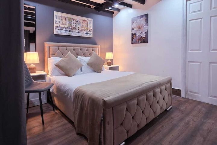 Room 7 of 42