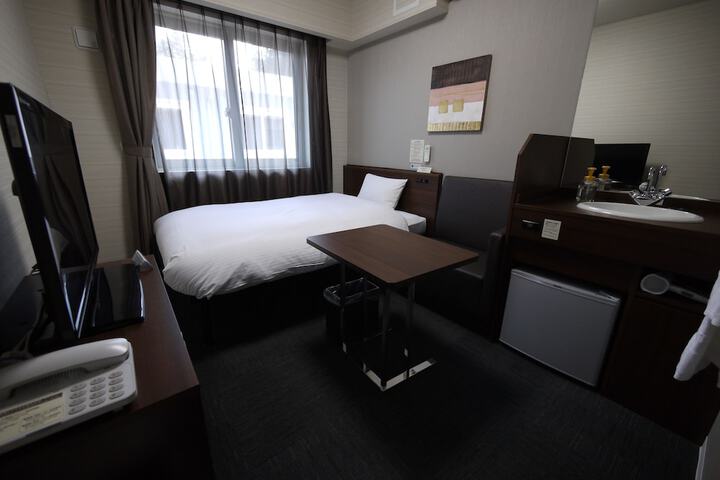 Room 5 of 19