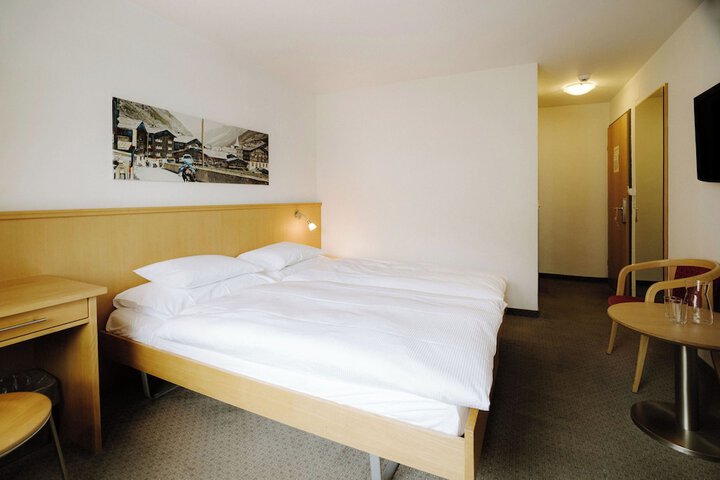 Room 19 of 97