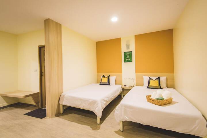Room 16 of 39