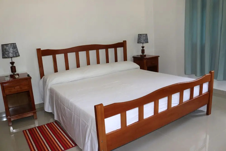 Room 4 of 13