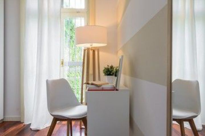 Room 9 of 31