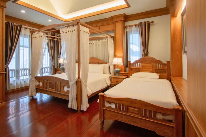 Room 12 of 30