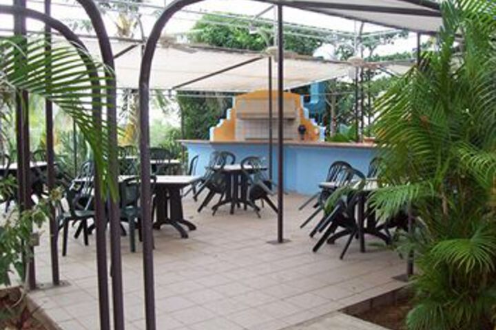 Hotel Exterior 6 of 40