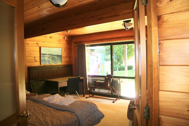 Room 10 of 76