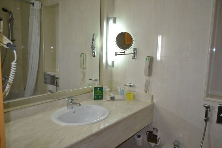 Ballroom/Hall 86 of 109