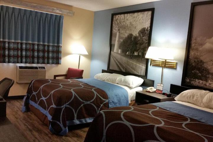 Double Accessible Queen Size Bed (5 of 5)