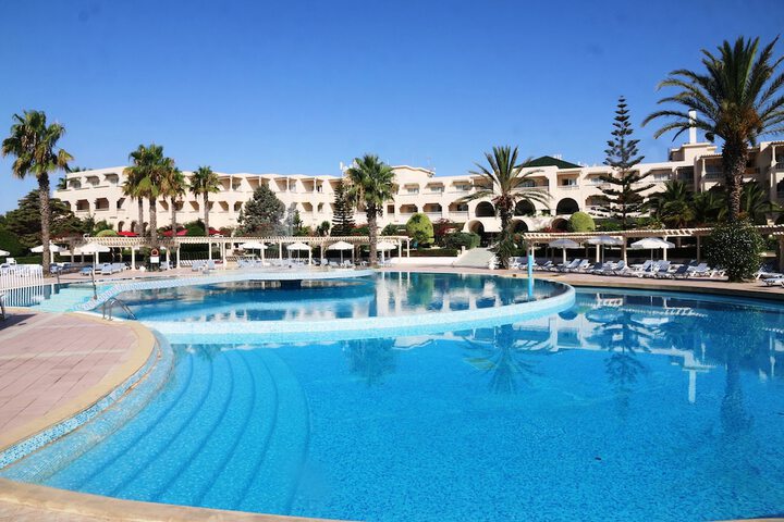 Hotel Pool