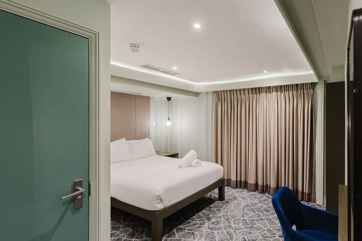 Room 83 of 263