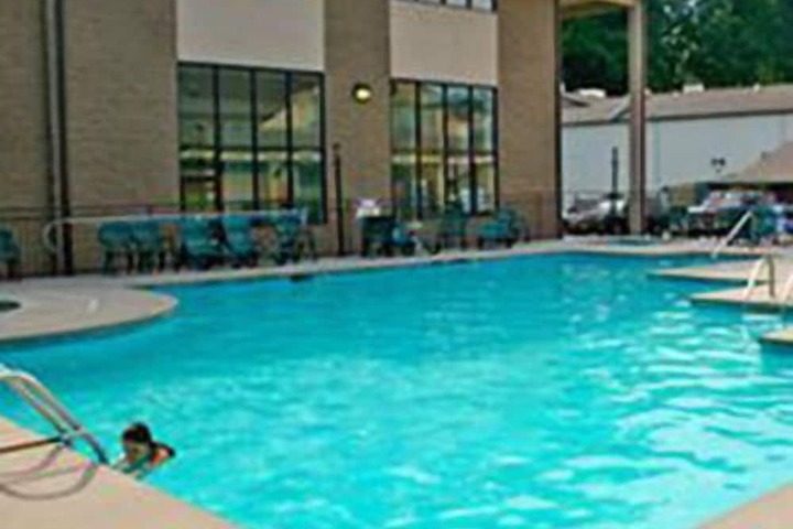 Hotel with Pool