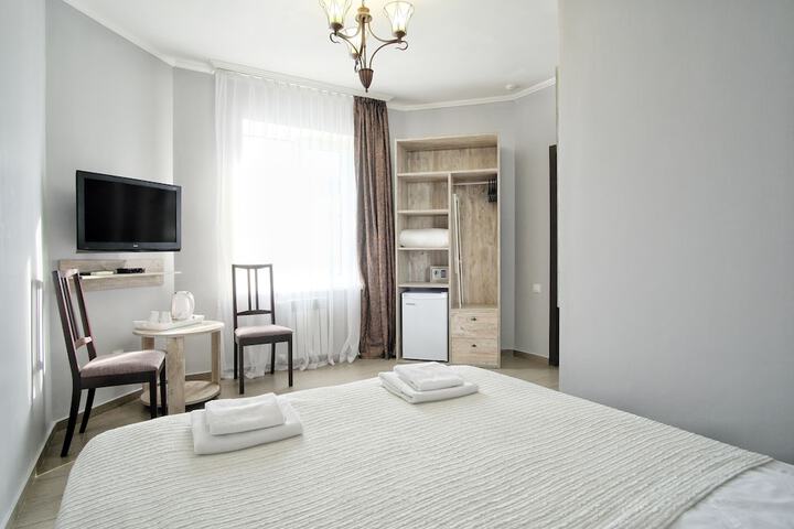 Room 6 of 44