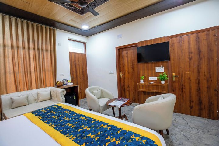 Room 15 of 28