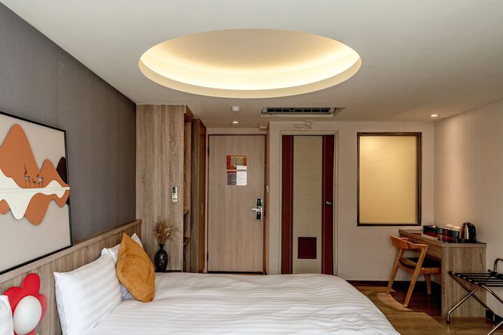 Room 27 of 45