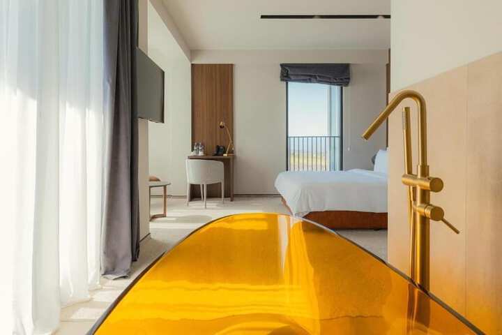 Room 3 of 25