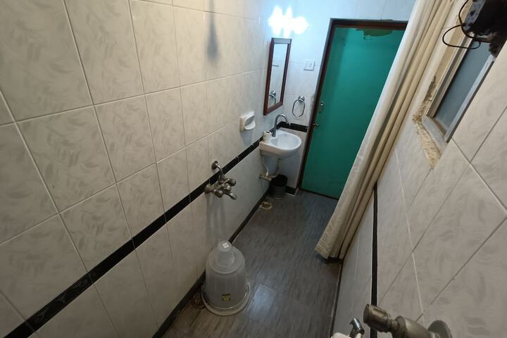 Room 65 of 93