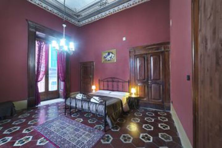 Room 27 of 72