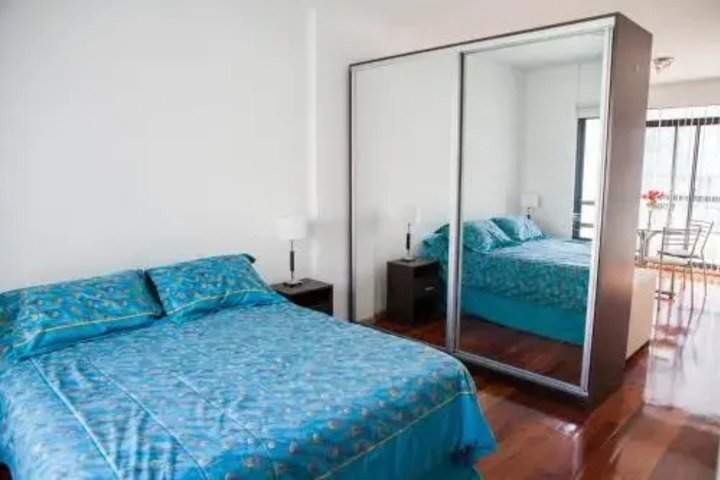 Room 4 of 11