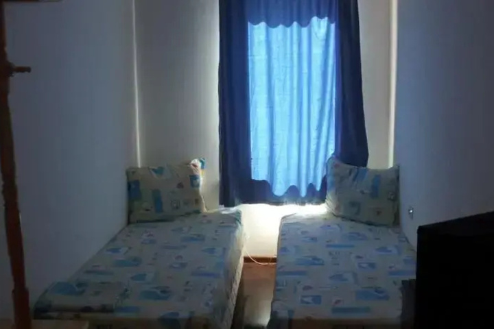 Room 6 of 14