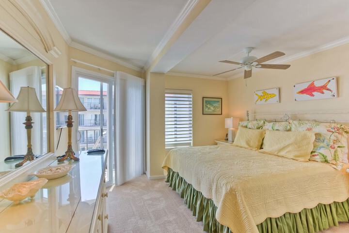 Room 3 of 79
