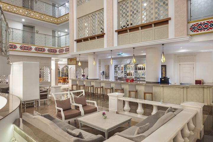 Hotel Interior 4 of 134