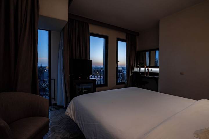 Room 11 of 41