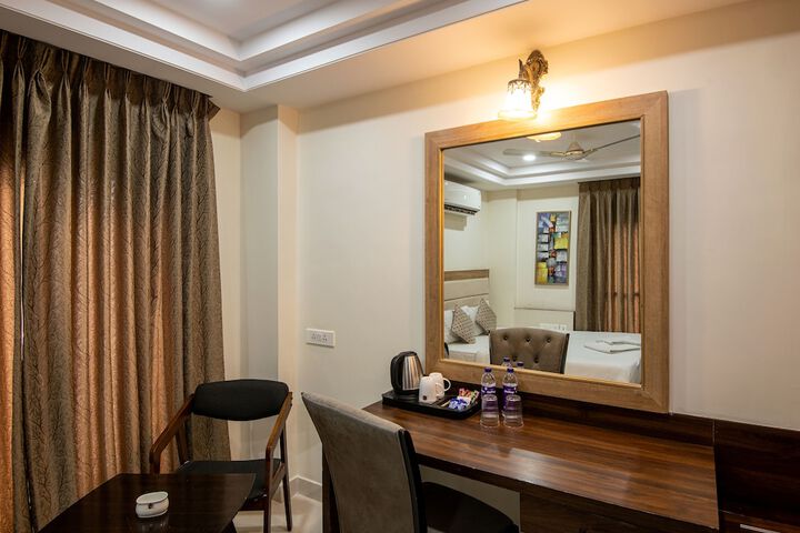 Room 19 of 28