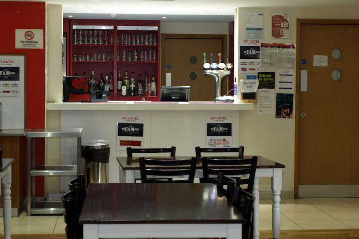 Lounge 169 of 236